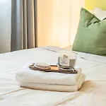 Celakovsky-1 By Interhome Daire *